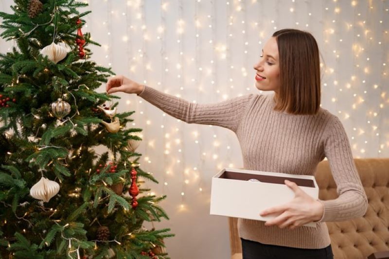 5 Reasons Why a 6-Foot Artificial Christmas Tree is the Perfect Addition to Your Holiday Decor